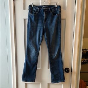 Old Navy kicker boot-cut mid-rise 8 SHORT